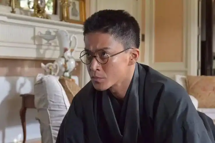 当小栗旬演明治时代的商人.2012年《富贵男与贫穷女》(搭档石原里美).