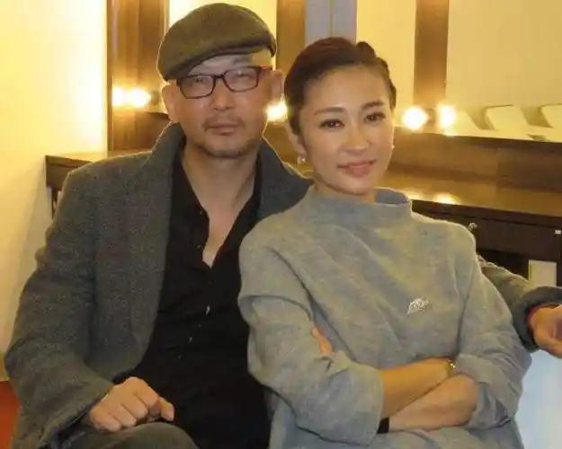 管虎个人资料简介(妻子梁静:哪怕没有婚礼的婚姻也幸福) 第2张