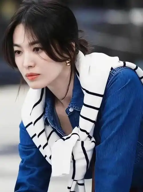 真不敢相信宋慧乔已经41岁了这脸蛋状态说是20岁我都信