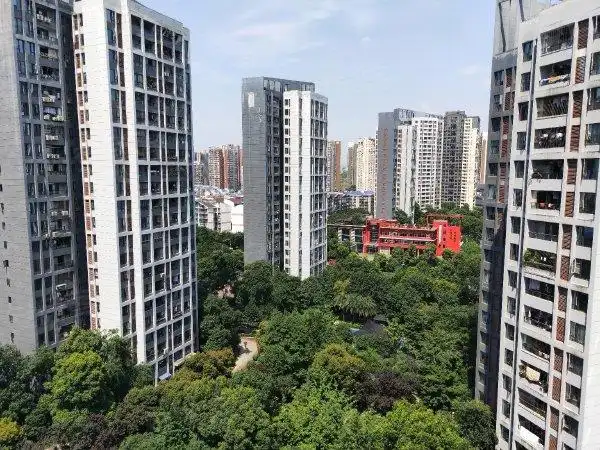 重庆渝北龙头寺仁安龙城国际(二期)新出精装两房(带书房 有阳台)龙头