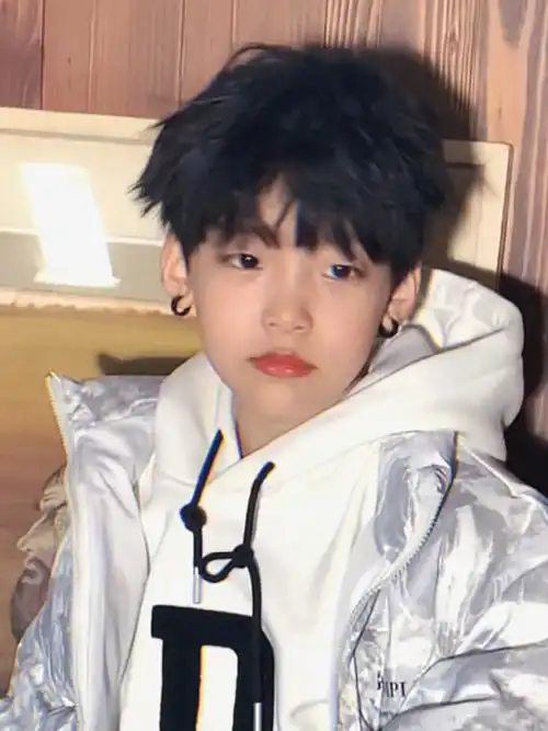 长得帅不如穿的帅小学生