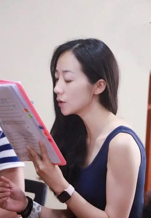 盘点12位女明星素颜照,景甜很清纯,迪丽热巴底子好,谢娜很意外