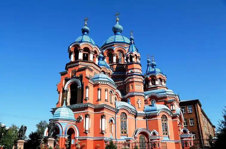 俄罗斯经典旅游目的地-伊尔库茨克风景 图为地标性建筑之一喀山大教堂