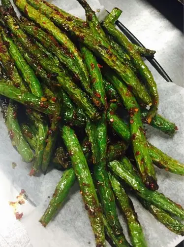 正宗大东北炭火烧烤 过桥米线燃点串吧