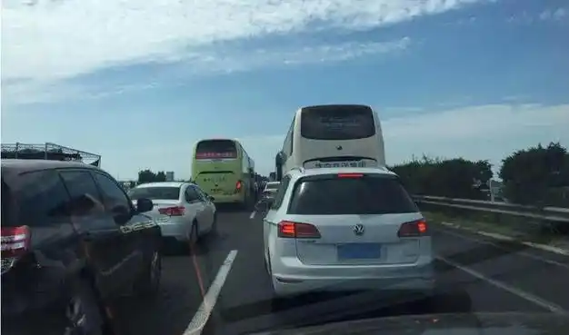 高速路上堵车这几种现象要大力整治酷酷龙集团