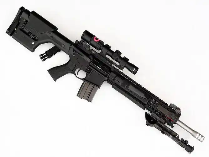 了好几次了…… 都说了是自己改装的你还不信……  主体是民用的ar15