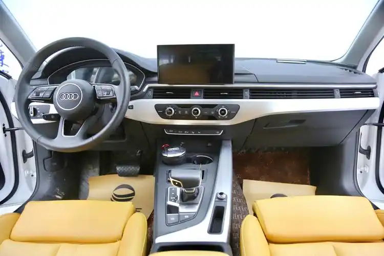 奥迪a4l2020款20t自动时尚动感型国Ⅵ