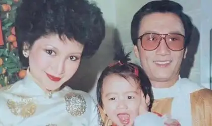 谢霆锋母亲狄波拉给丈夫庆生,动作活泼似少女,谢贤避嫌未到场