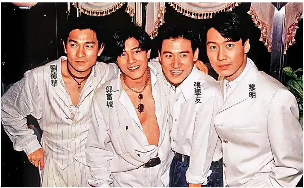 都知道香港四大天王有没有人记得当年也很火的内地四大歌王呢