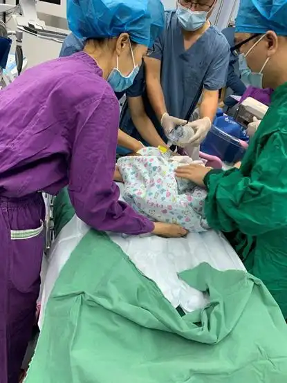海医一附院小儿外科完成首例极低体重早产儿食管闭锁手术