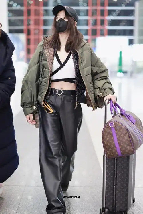 宋茜出发巴黎时装周