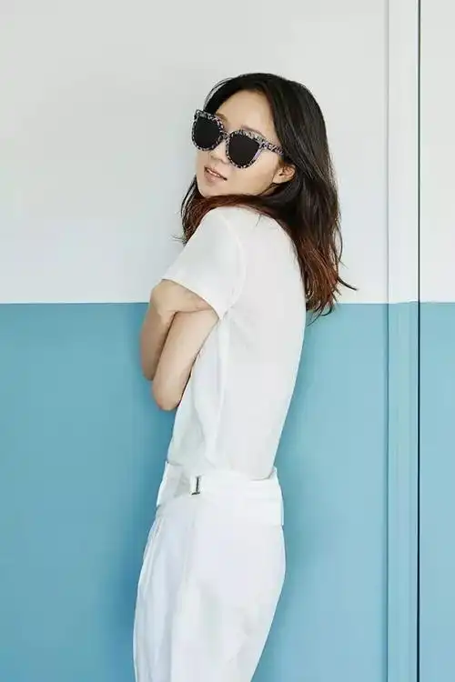 时髦精!孔孝真穿什么都好看,衣品没的说!