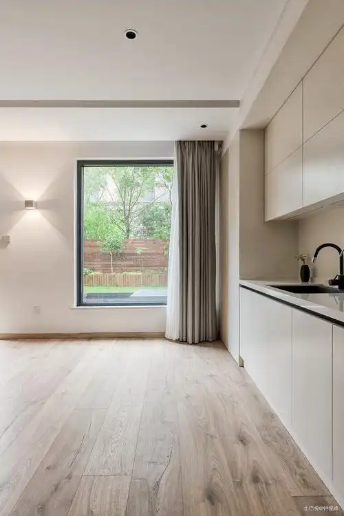 城堡客厅木地板现代简约客厅设计图片赏析