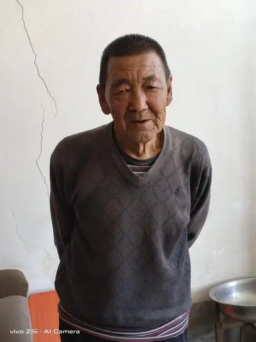 刘家塔村七十岁以上的老人像册