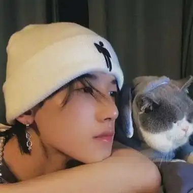 由美头网整理发布,男生头像频道提供更多与真人,高颜值,冷酷高清,qq男