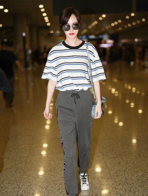 美女,身材最美的女明星时尚穿搭,利落又清爽,网友,图2真美