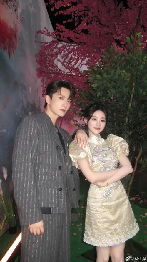 和"公主"的合影@祝绪丹bambi  #狐妖小红娘月红篇