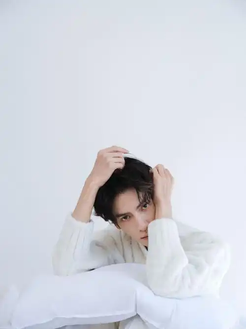 罗云熙1227出道十三周年快乐##罗云熙出道十三周年纯白写真