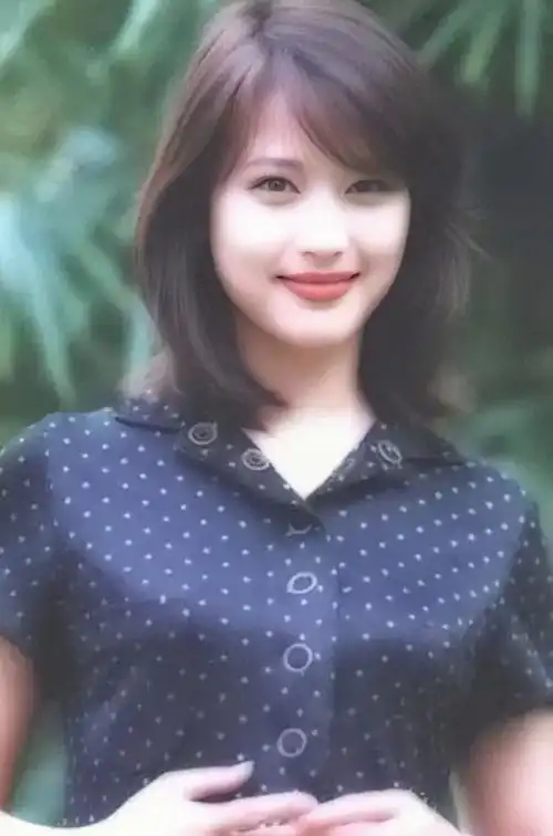 回顾57岁周海媚去世生前独居生活一生无子女活得自由有爱