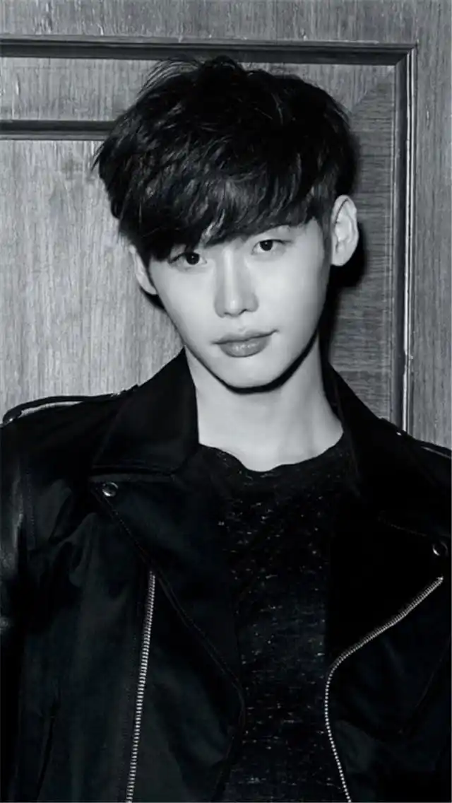 韩国超人气花美男李钟硕高清手机壁纸下载