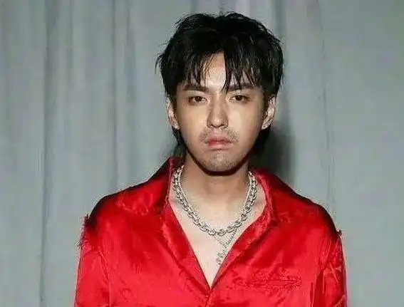 吴亦凡的前半生:出生,出道,出名,出狱,出境 !在监狱还能出歌吗?