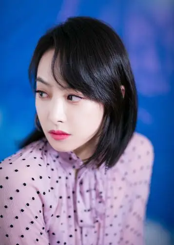 宋茜《心动的信号》迎告白前夜 烟粉色连衣裙文艺气息浓