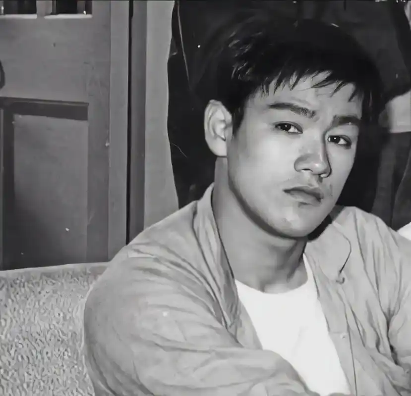 传奇永不谢幕 #李小龙 #今日分享 #珍贵照片 - 抖音