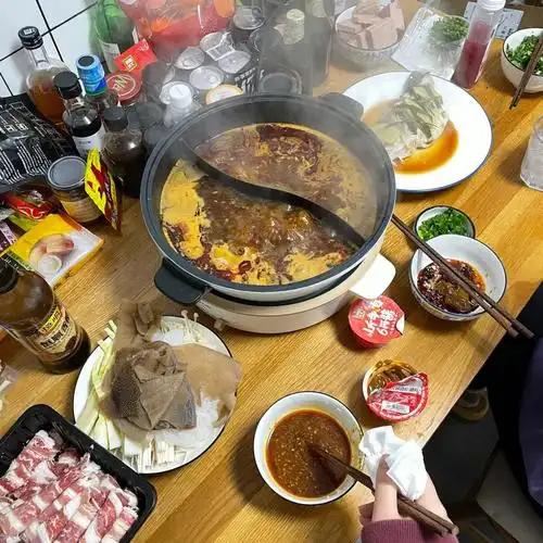 昨天晚上到朋友家吃火锅哦