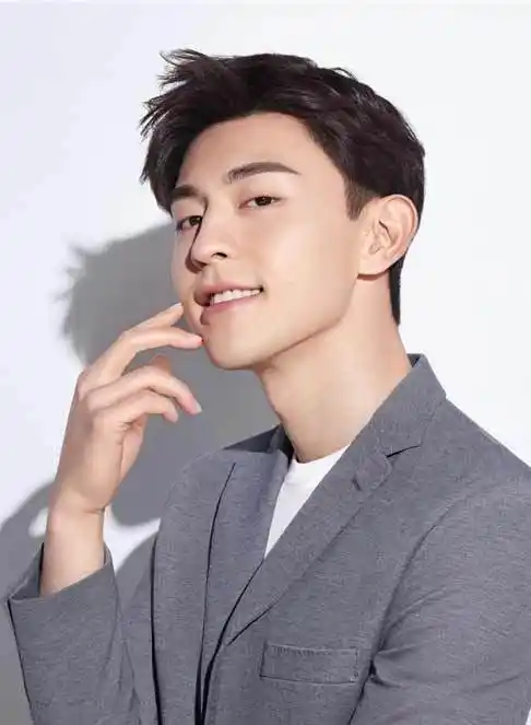 邓伦_明星介绍_明星库_爱特豆