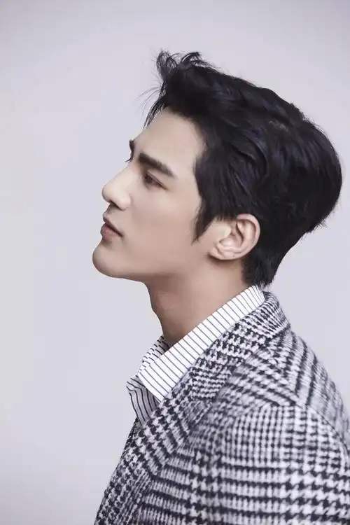 姜潮初春时尚大片曝光潮范儿十足