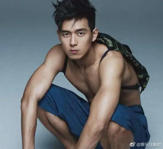 中了#李现#的毒!鲜肉的颜值| 指路的腹肌,睡不到他,人生还有什么意义?