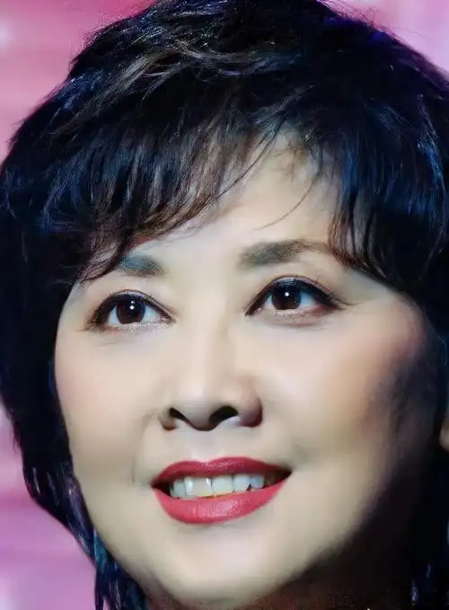 女王陛下――朱琳