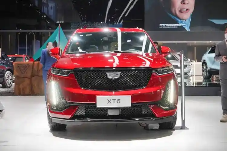 2022广州车展,实拍凯迪拉克xt6黑钻版,这红色是懂中国的_搜狐汽车
