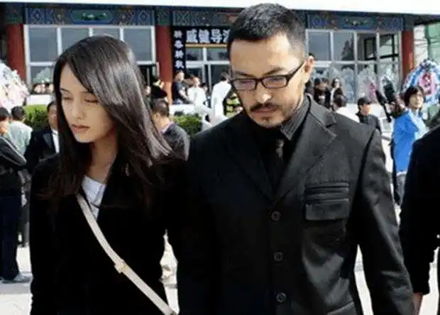 富大龙的两段感情:一个是"中戏第一美女",一个是"小刘晓庆"_饶敏莉