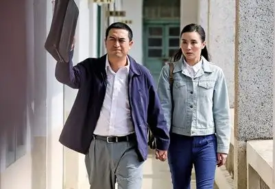 张嘉译,小宋佳"假戏真做" 暧昧情愫扑朔迷离