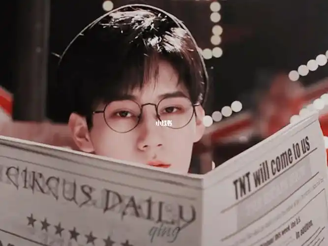 但直接被要你管吸引了小张张的造型是真的帅呀#时代少年团张真源