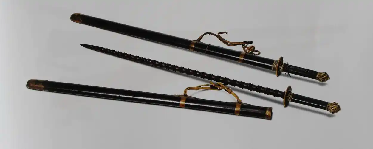 铁鞭能当百万兵中国的鞭