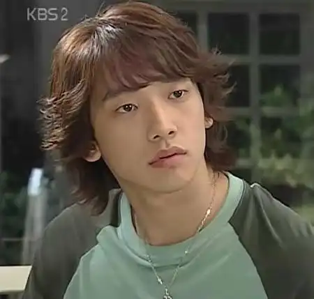 想问下 浪漫满屋 里面rain 发型怎么做的 看上去会不会很土?