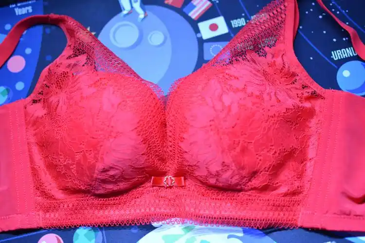 雅姿琳qq软棉无钢圈中厚杯文胸性感上托聚拢调整型女内衣b杯8882