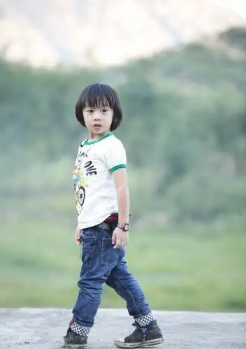 林志颖带儿子现身11岁kimi长这么高了妥妥小正太