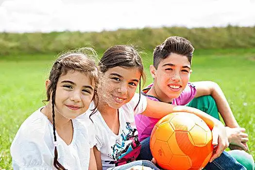 三个,孩子,坐,草地