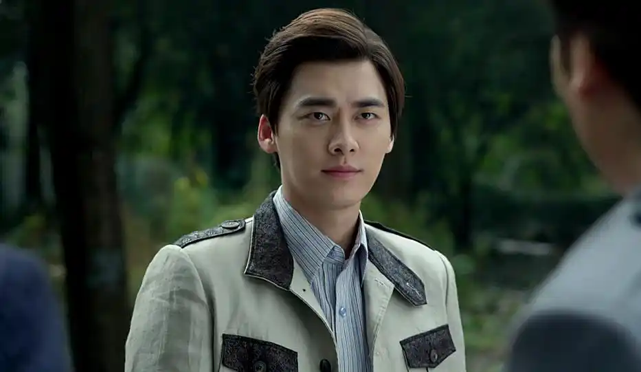 李易峰在《麻雀》中饰演的陈深,演技一直在进步!