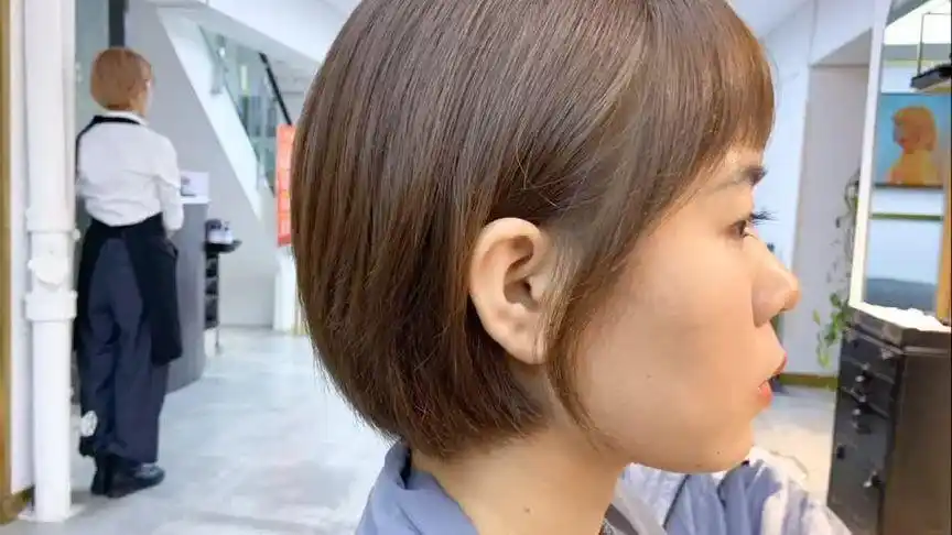 够不够冷    小姐姐的短发 冷棕色#森朴美学