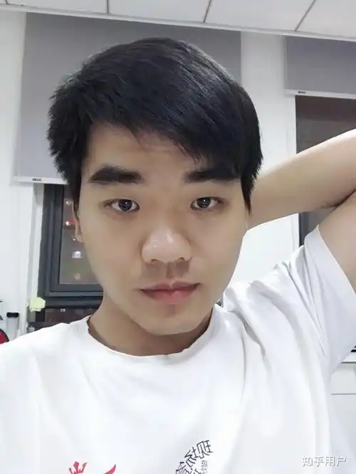 有哪张不知名的男生照片让你特别心动念念不忘珍藏至今,一直想知道他