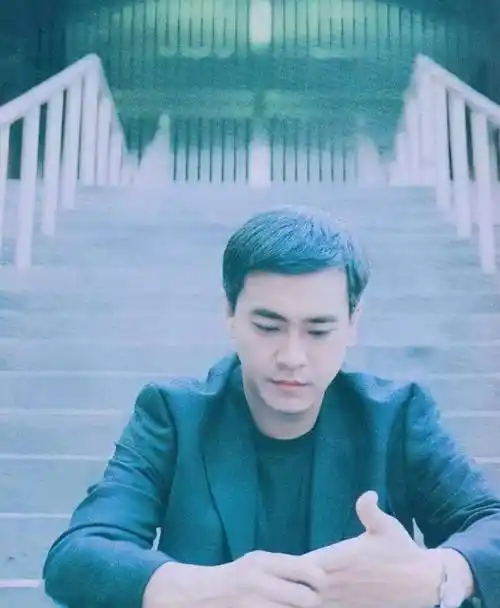 分手周润发前妻,情断张曼玉,最后尔冬升的"薄情"又害了罗晓文_余安安