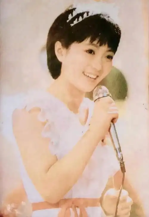 她儿时唱响《小螺号》长大后唱红《信天游》,如今拉着二胡还在唱_程琳