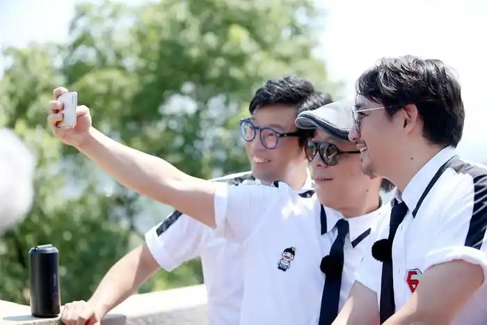 极限挑战周五收官黄渤秀舞步推销奇葩产品