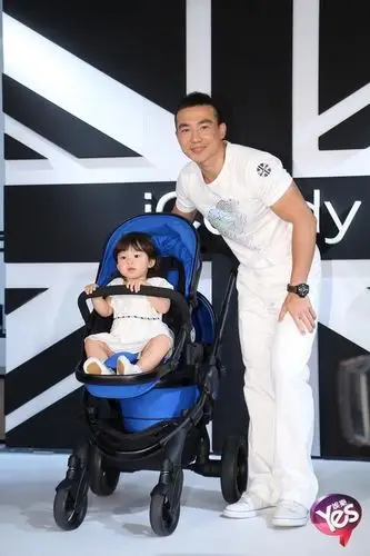 刘畊宏带女捞金代言 曝妻传授昆凌孕期经验(组图)