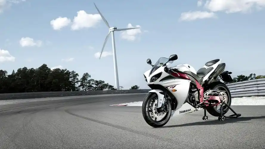 雅马哈机车壁纸