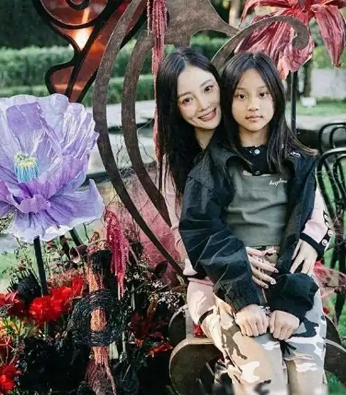 李小璐正面回应!|甜馨|贾乃亮|娱乐圈|小鲜肉_网易订阅